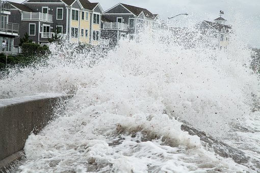 storm-surge-3735936__340.jpg