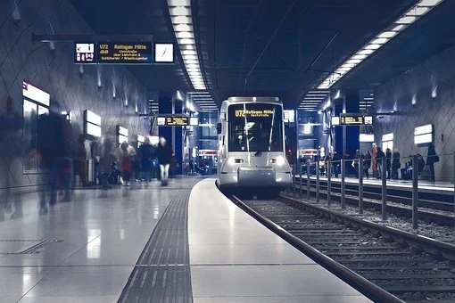 metro-2942353__340.webp.jpg