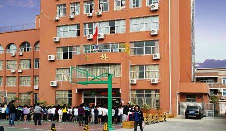 廈門康橋外國語<a href=http://www.zibtszhuan.com/xiaoxue/ target=_blank class=infotextkey>小學(xué)</a>怎么樣？廈門康橋外國語小學(xué)<a href=http://www.zibtszhuan.com/chuzhong/ target=_blank class=infotextkey>初中</a>派位哪些學(xué)校？